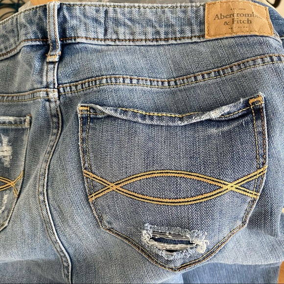 Abercrombie & Fitch distressed jeans size 6 - Picture 5 of 7